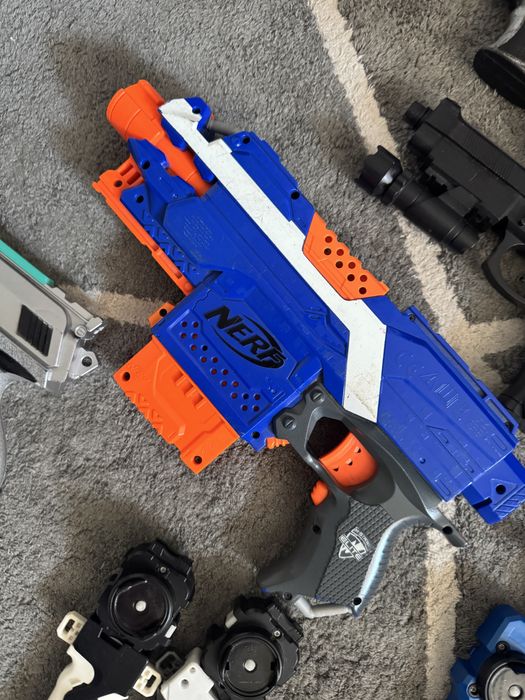 Пістолети, бластери nerf