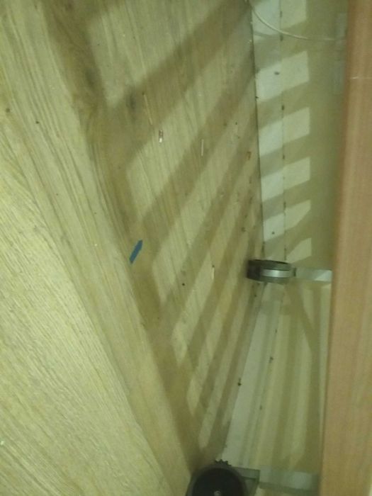 Cama estrado com rodas