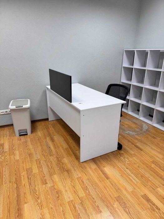 Стіл офісний білий (5шт)