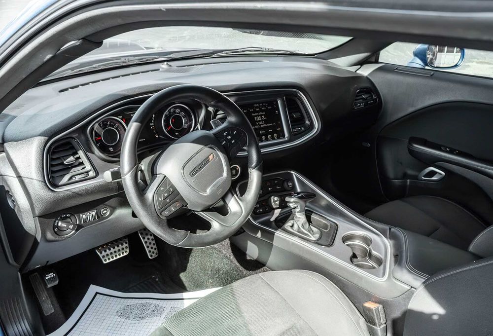 Dodge Challenger      2017