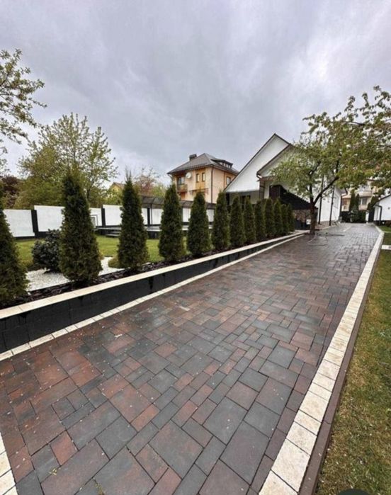 Продається БУДИНОК р-н ,,Роша клуб" Чернівці  300 000$