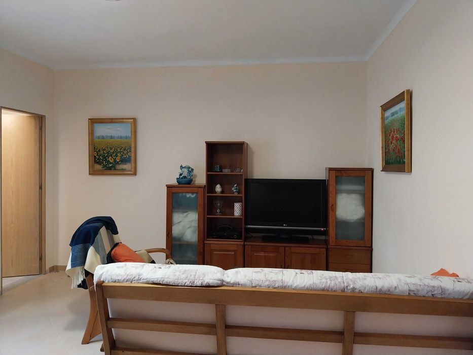 Quarto em casa de rés do chão