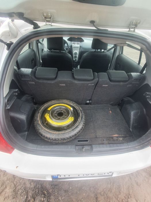 Продам тойота яріс