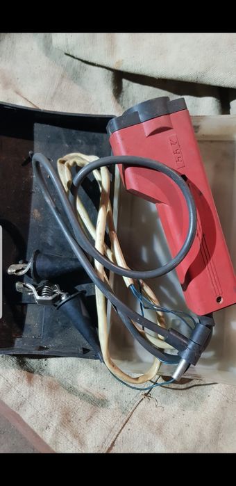 Продам книгу по ремонту Москвич Ваз