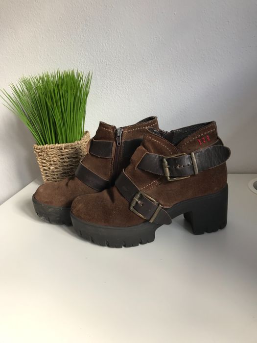 Botas camurça/pele castanha