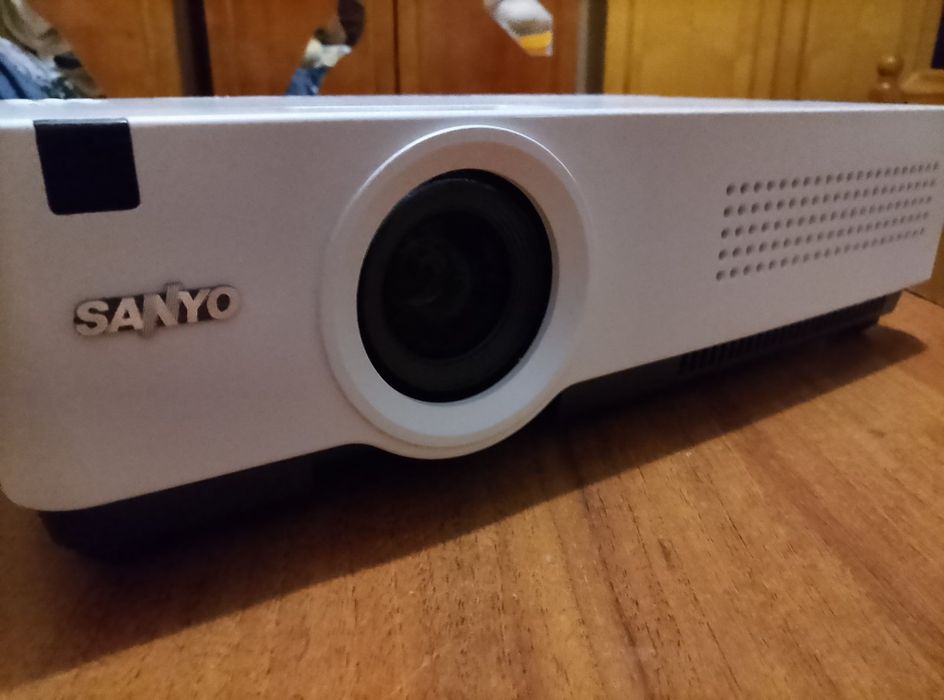 Проектор Sanyo PLC-XU3001