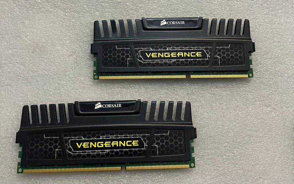 Комплект 16Гб (2*8Gb) DDR3 1600MHz радіатори 16Gb