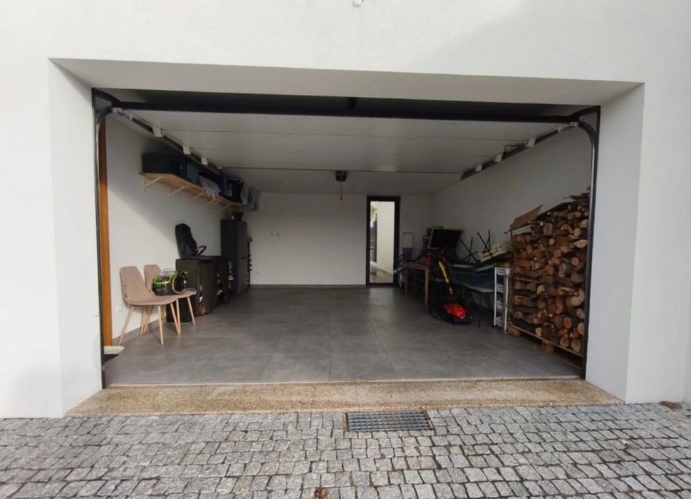 Moradia em gaveto  T3 Térrea em Manhente Barcelos