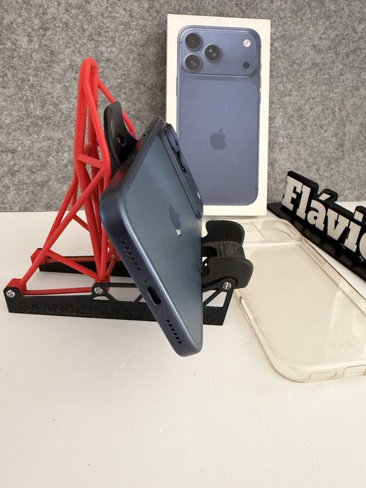 Troco/Vendo Iphone 17 Pro Max 256GB Deep Blue como novo ( 49 ciclos)