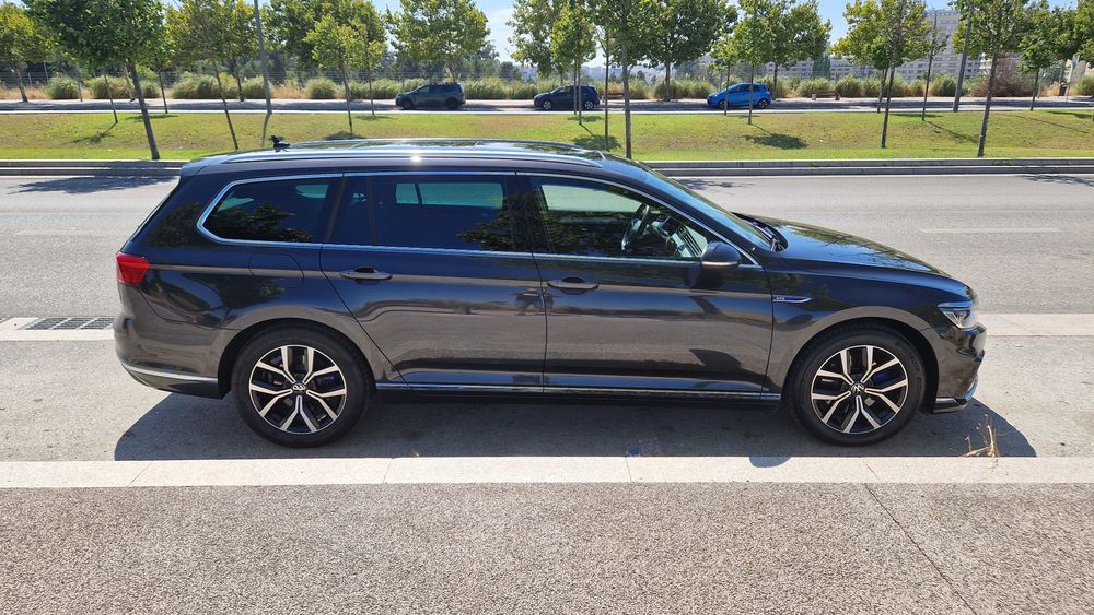 VW Passat Variant PHEV GTE 2021 com 56000km em excelente estado. IVA dedutível.