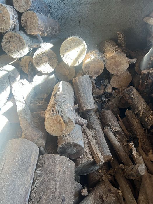 VENDO LENHA SECA ( outros seviços disponiveis)