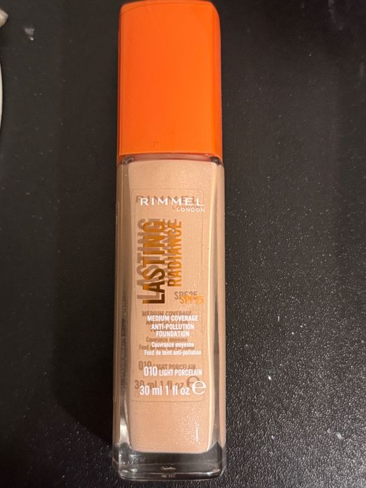 Podkład do twarzy Rimmel Lasting Radiance 010