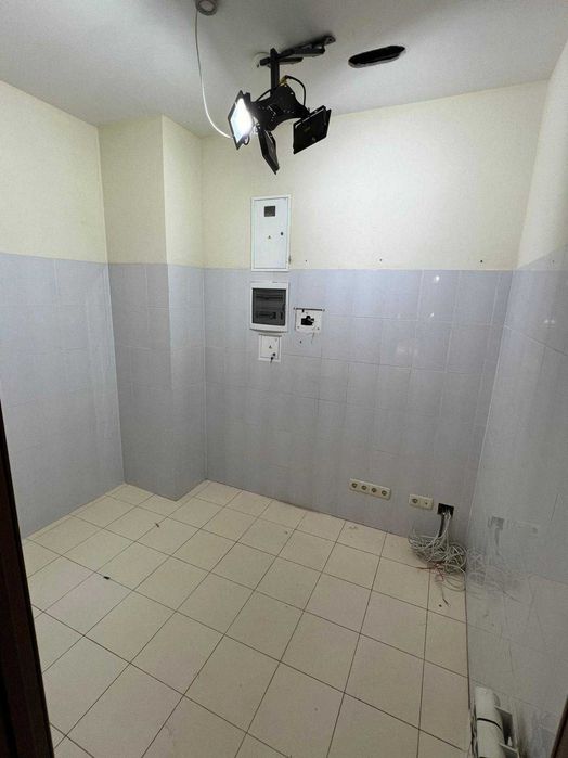 Продам фасадное помещение на Таирово. Фасад на Небесной сотни. 1S75