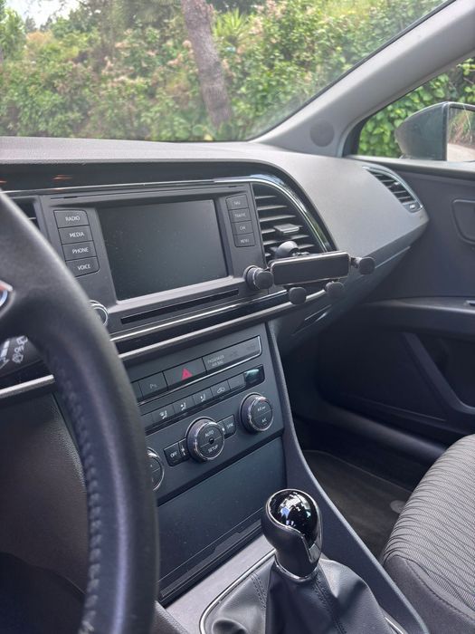 Seat Leon 2013 com 180.000km em ótimo estado.