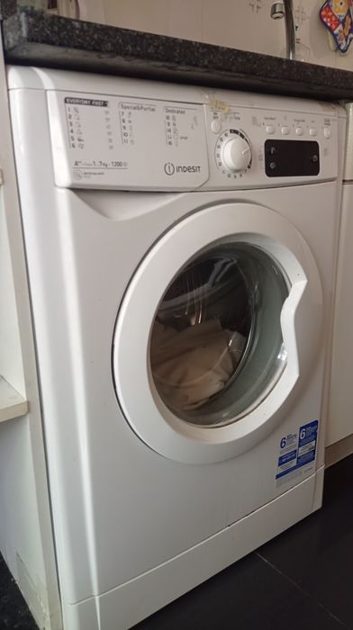 Maquina de lavar roupa Indesit