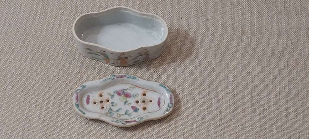Caixa  para grilos em  porcelana cia.indias