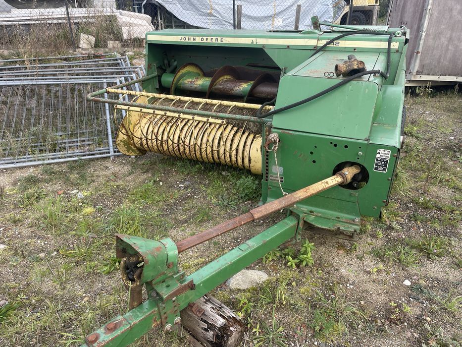 Prasa kostkująca John Deere 342