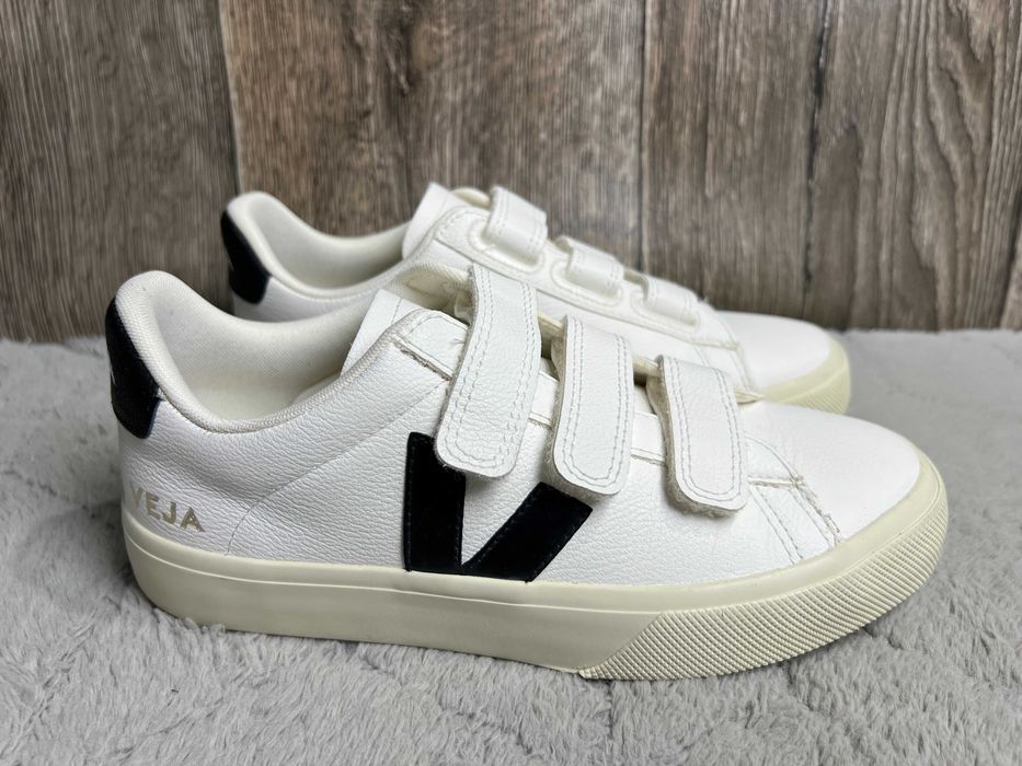 Buty damskie skórzane trampki Veja Recife Logo 37,5