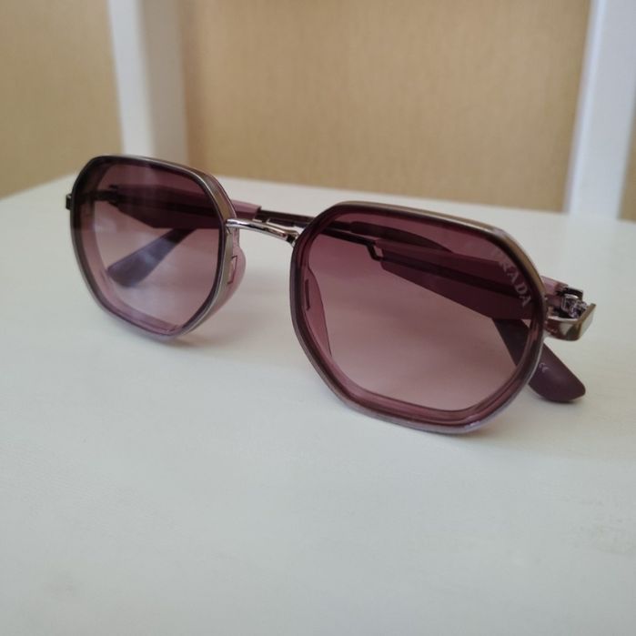 Нові окуляри prada, італія