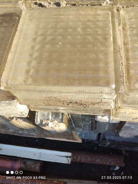 Продам скло блок б/у 250*250мм.