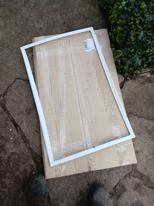 Гумове ущільнення холодильника SNAIGÈ RF35SM-S10021