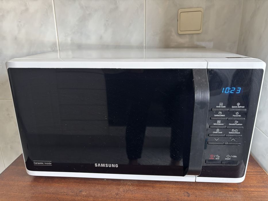 Micro-ondas SAMSUNG MS23K3513AW (23 L - Sem Grill - Branco)