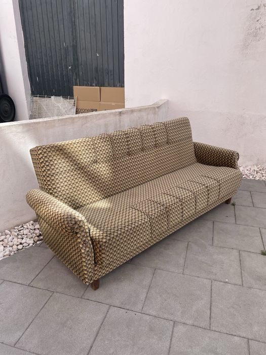 Chapeleiro vintage, preto em ferro; sofá vintage de 3 lugares e 4 carpetes/ passadeiras com 6metros de comprimento