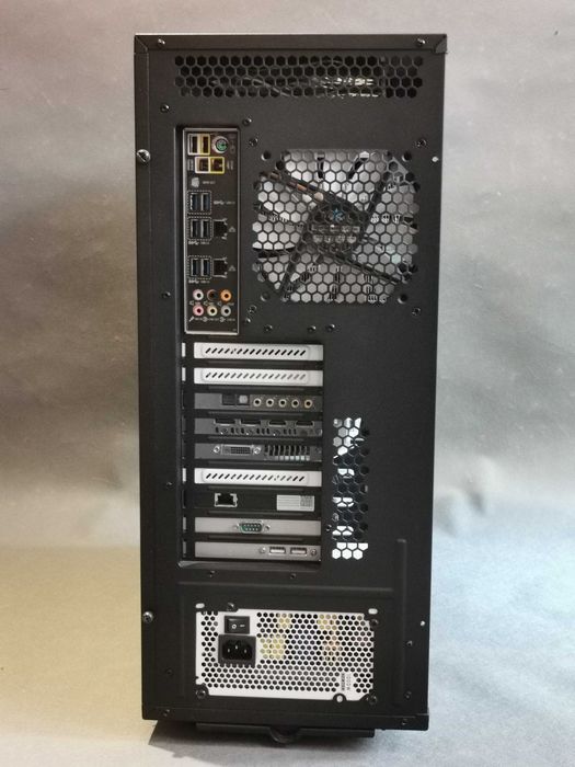 Stacja Graficzna do 3D • 2x Xeon 36c/72t • 64GB RAM• ASUS Z10PE-D8 WS