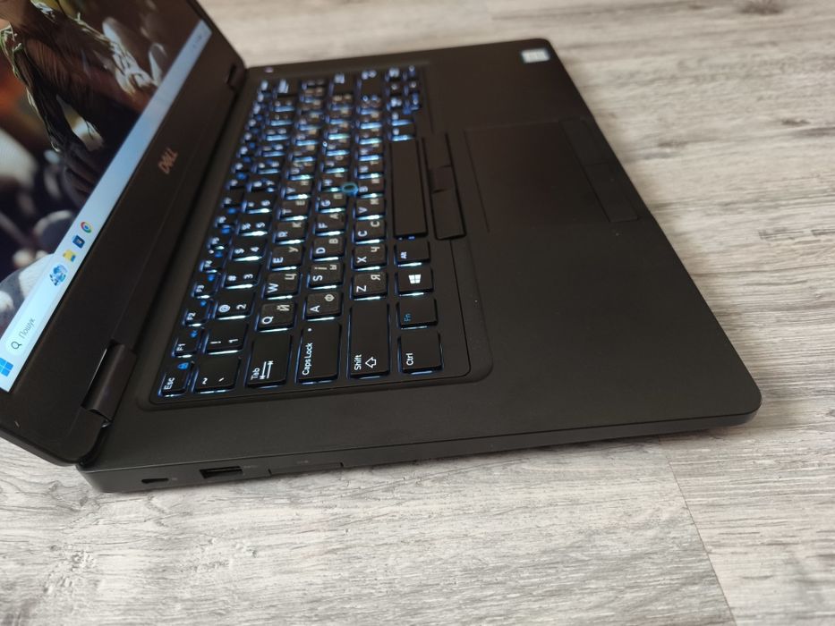 Мощний ноут 8ядер/SSD 256/16GB DDR4/FullHD IPS СЕНСОРНИЙ/гарний стан