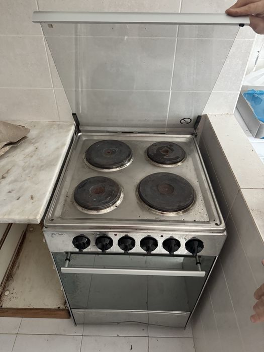 Fogão elétrico usado