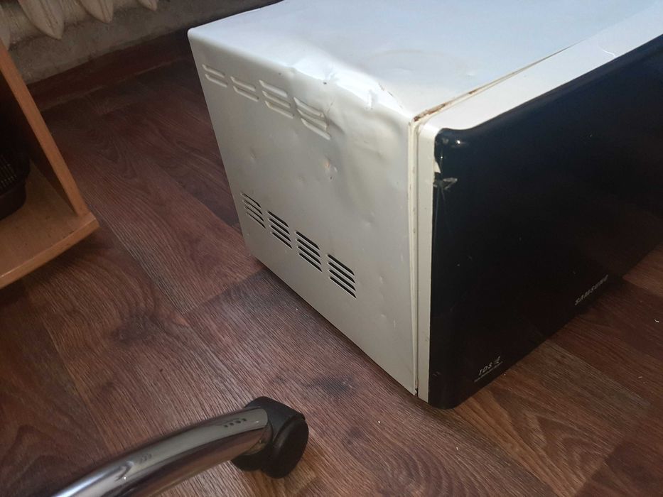 Микроволновая печь на запчасти