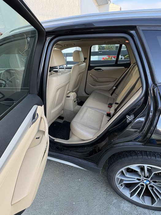 BMW X1  18d  sDrive Automático