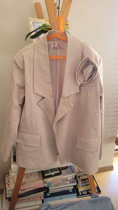 Piękna marynarka La Millou z różą