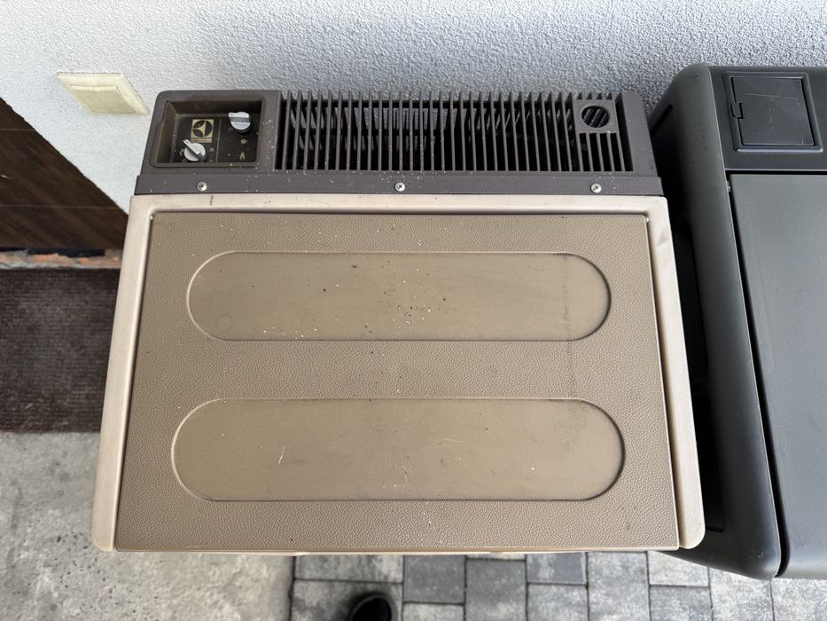 Холодильник кемпінговий аміачний. Газ, 12v, 220v Tristar, Electrolux