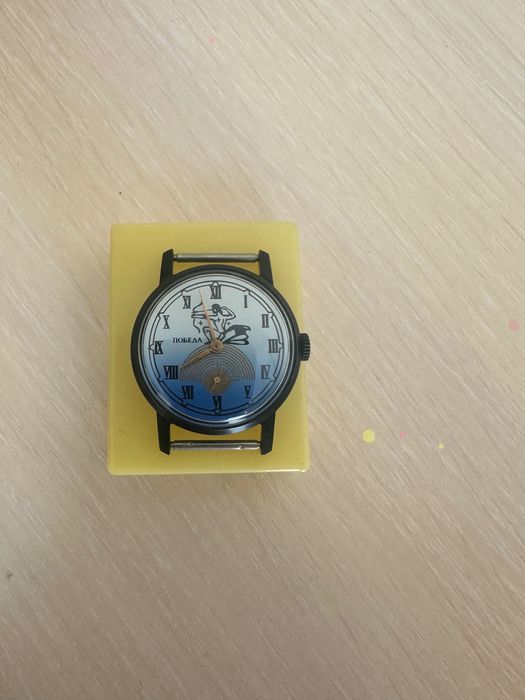 Годинник Побєда новий