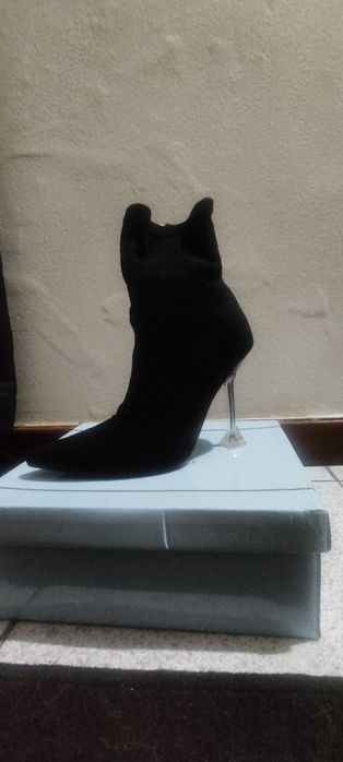 Bota de salto alto