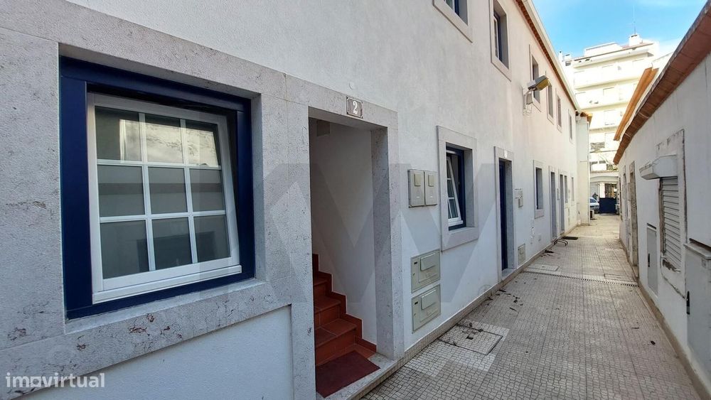 Apartamento T0 remodelado no Condomínio Pátio das Padeiras - Estrela