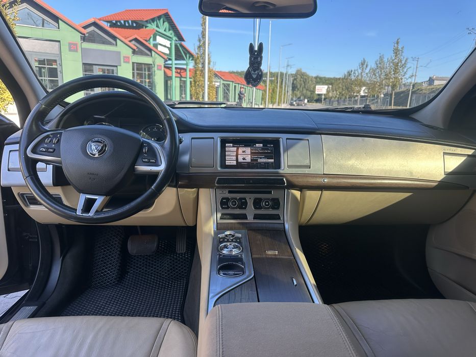 Jaguar XF X250