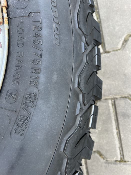 Комплект коліс диски з шинами Sprinter R16 LT245/75R16 шипована резина