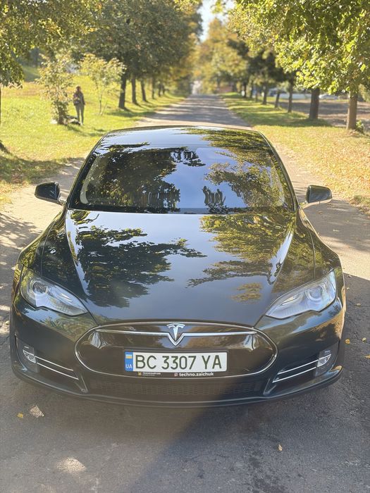 Tesla Model S  2014р.