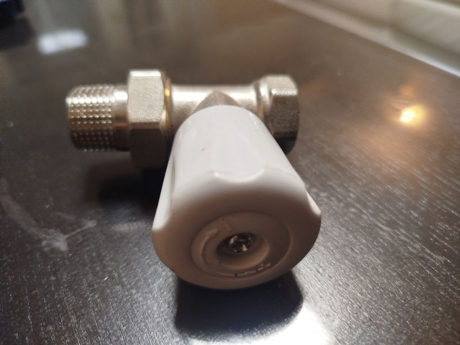 Zawór grzejnikowy 1/2