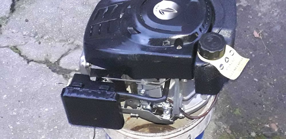 Motor de 5,5cv  para motoenxada ou corta relvas