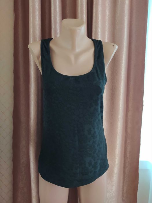 Чорний топ-майка, футболка.