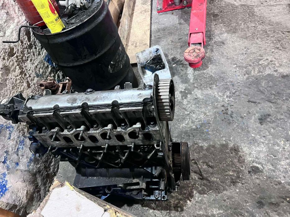 Продам двигатель на Рено трафик