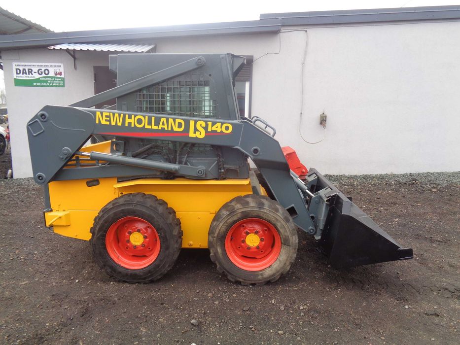 Ładowarka Mini ładowarka NEW HOLLAND LS140 Bobcat