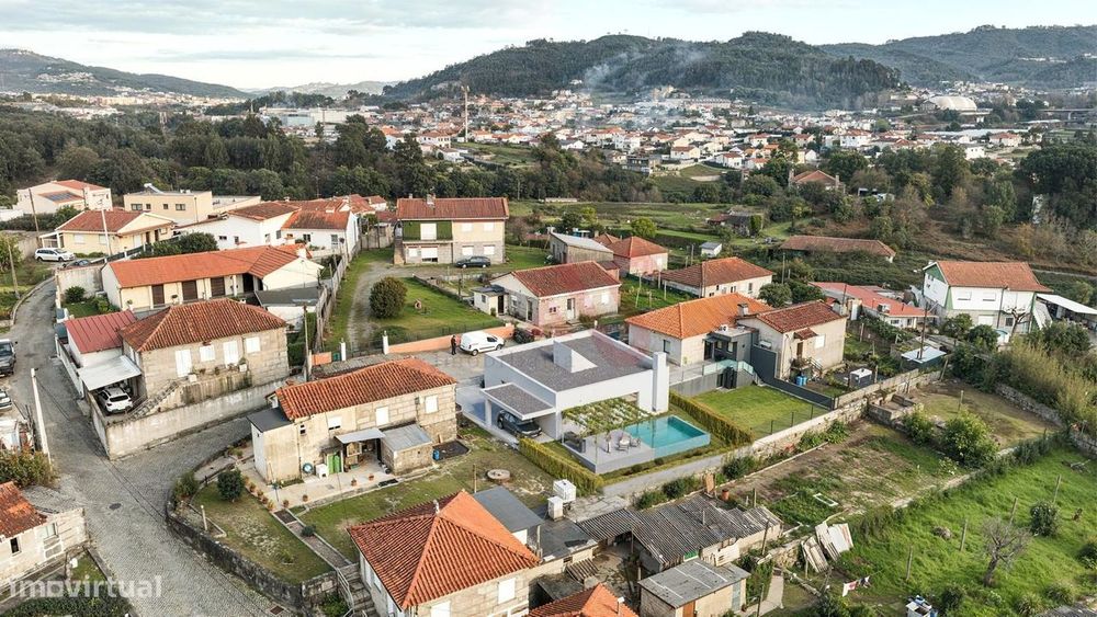 Moradia T3 Térrea com Projeto Aprovado – Moreira de Cónegos, Guimarães