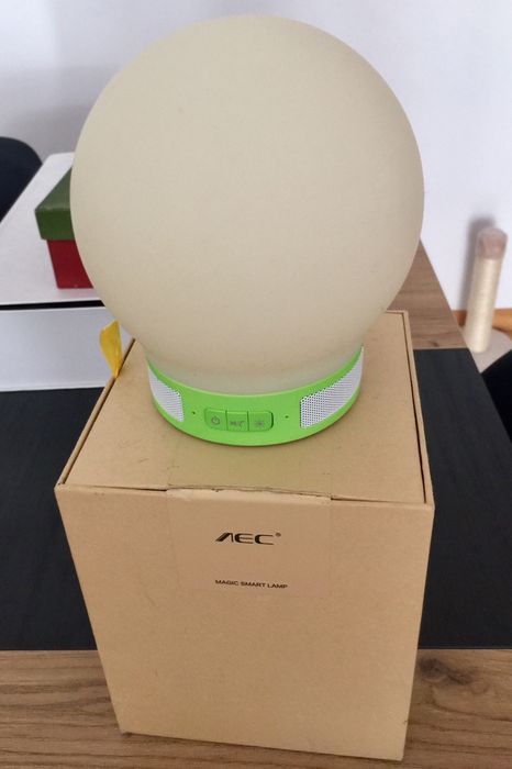 Candeeiro Led com comando, colunas, bluetooth e relogio despertador