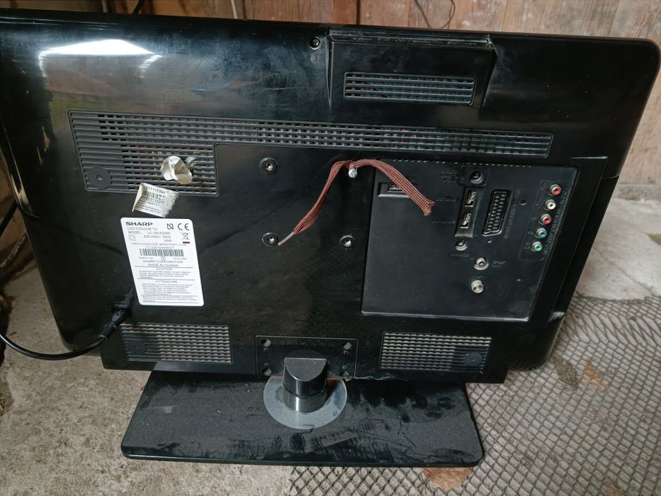 Telewizor Sharp Aquos 23 cale LCD DVB-T HDMI sprawny