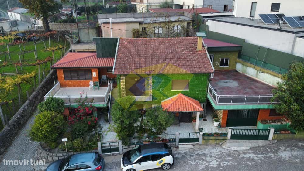 Moradia T4+T1 em Felgueiras (Centro da cidade)