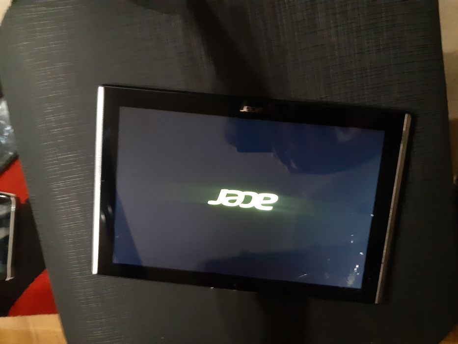 ACER продам працює але бите стікло